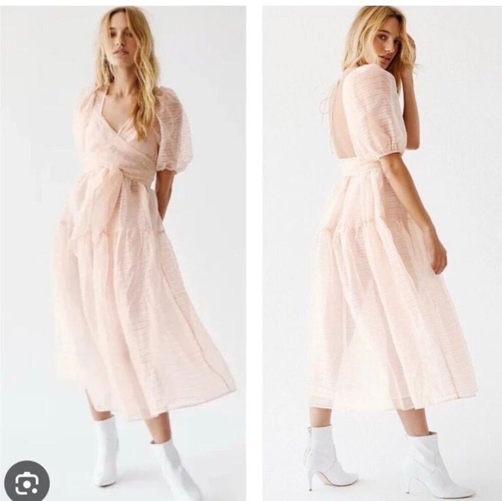 NWOT Free People Hailey Midi Dress in a peach Size 4 small